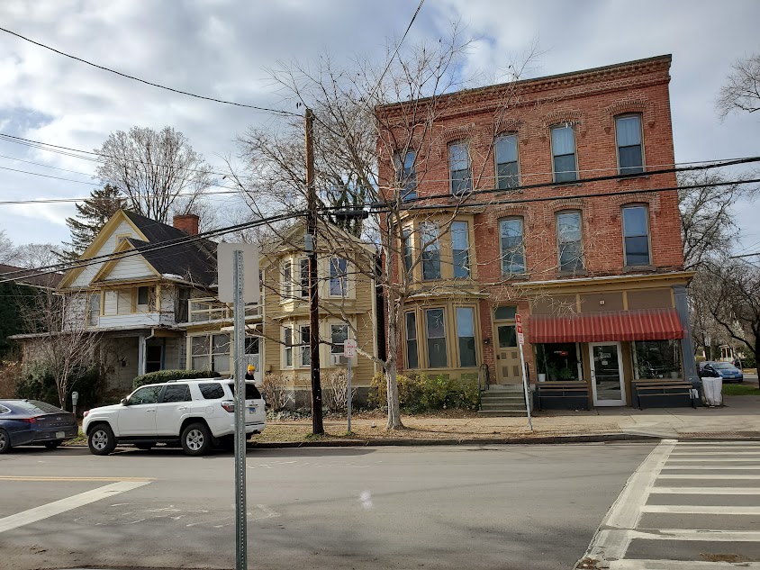 Weather: Unsettled, but no major holiday travel issues